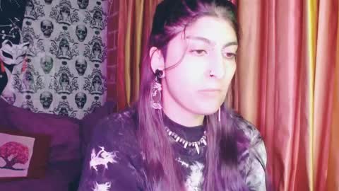 Snapshot of dak_7 chatting on 5, 3, 2025    --  -- help me reach 100 hands up  online show from 5, 3, 2025