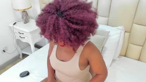 Snapshot of dakhota___ chatting on 8, 10, 2025 Brisa online show from 8, 10, 2025