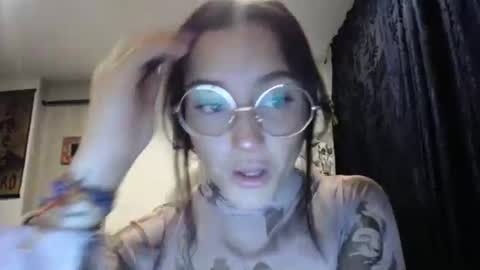 IG  dakotasofiaa online show from 14, 2, 2025