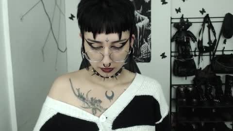 Snapshot of dakota_krall_ chatting on 29, 10, 2025 dakota online show from 29, 10, 2025