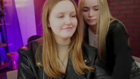 Snapshot of dakotaajohnnson chatting on 25, 9, 2025 dakotaajohnnson online show from 25, 9, 2025