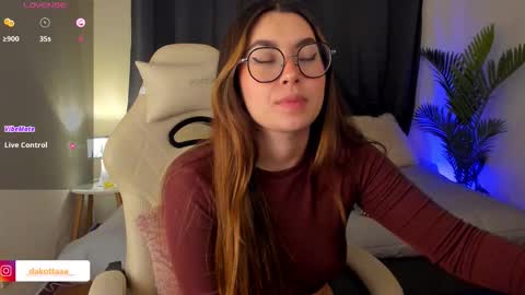 Snapshot of dakottaa__ chatting on 7, 11, 2025 dakottaa__ online show from 7, 11, 2025