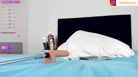 Snapshot of dalejandrov chatting on 3, 1, 2025 online show from 3, 1, 2025