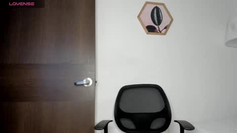 Snapshot of dalhila chatting on 11, 11, 2025 D A L H I L A online show from 11, 11, 2025