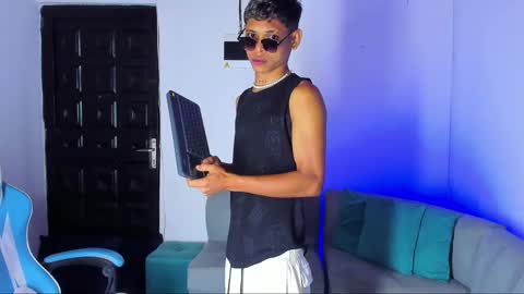 damar_felipe online show from 6, 3, 2025