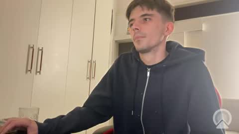 Snapshot of damebastille93 chatting on 18, 10, 2025 OnlyEry online show from 18, 10, 2025