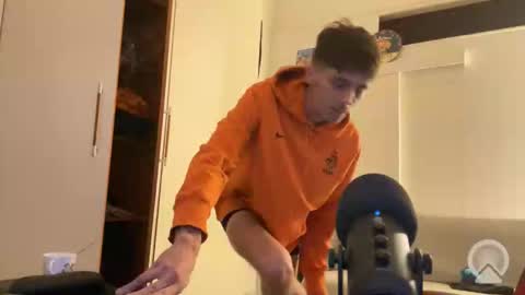 Snapshot of damebastille93 chatting on 19, 10, 2025 OnlyEry online show from 19, 10, 2025