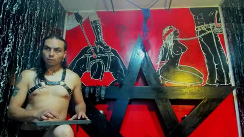 Snapshot of damian_and_tiana chatting on 14, 11, 2025 damian_and_tiana online show from 14, 11, 2025