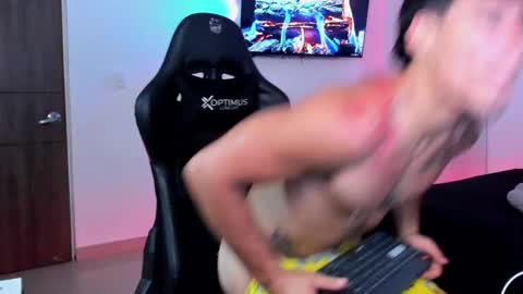 Snapshot of damian_fit chatting on 10, 10, 2025 Damian online show from 10, 10, 2025