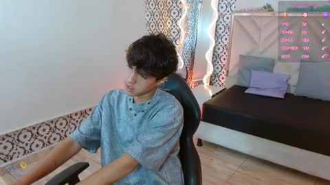 Snapshot of damian_tay chatting on 18, 4, 2026 damian_tay online show from 18, 4, 2026