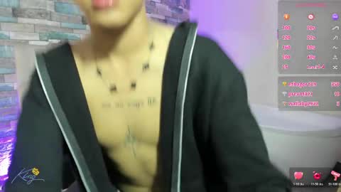 Snapshot of damian_tay chatting on 9, 5, 2026 damian_tay online show from 9, 5, 2026