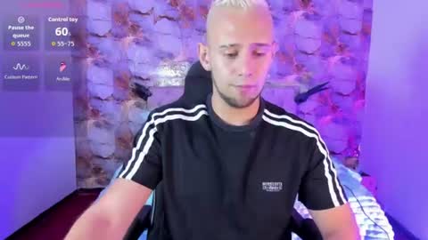 Snapshot of damon_baker0 chatting on 26, 6, 2026 Damon bakert online show from 26, 6, 2026