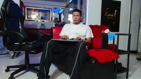 damyan_2003 online show from 15, 11, 2025