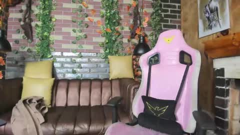    online show from 28, 2, 2025