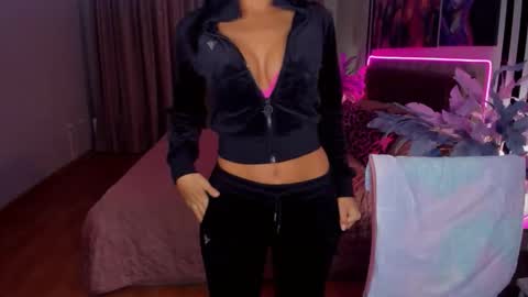 DanaMiers online show from 8, 11, 2025