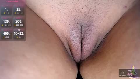 Snapshot of danette_deluxee chatting on 18, 12, 2025 danette_deluxee online show from 18, 12, 2025