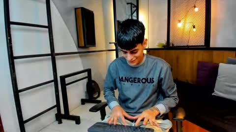 Snapshot of dani_mc chatting on 23, 11, 2025 dani_mc online show from 23, 11, 2025