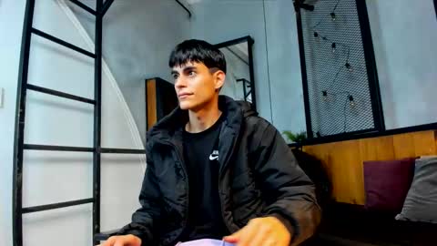 Snapshot of dani_mc chatting on 28, 11, 2025 dani_mc online show from 28, 11, 2025