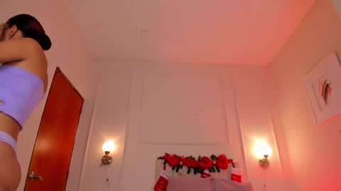 Snapshot of dani_skinny_ chatting on 13, 12, 2024 Hi I am Dani online show from 13, 12, 2024