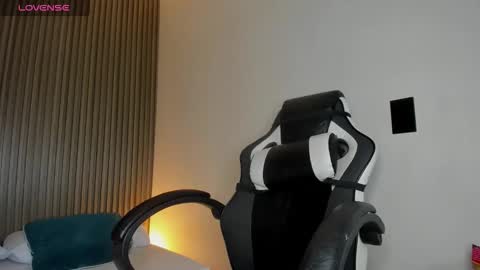 Snapshot of dania_miller_ chatting on 14, 12, 2025 Dania online show from 14, 12, 2025