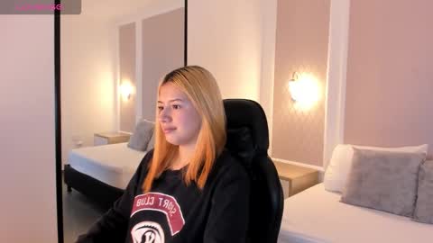 D A N I A online show from 11, 11, 2025