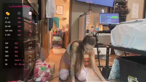 Dani Dragon online show from 25, 12, 2024