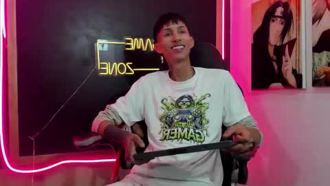 Snapshot of daniel_deluc77 chatting on 18, 12, 2025 daniel_deluc77 online show from 18, 12, 2025