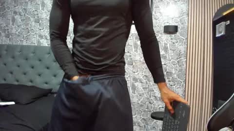 Snapshot of daniel_leconte chatting on 29, 10, 2025 daniel_leconte online show from 29, 10, 2025