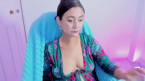 Snapshot of danielahot2 chatting on 17, 11, 2025 Daniela online show from 17, 11, 2025