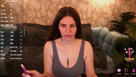 Snapshot of danielareign chatting on 8, 11, 2025 danielareign online show from 8, 11, 2025