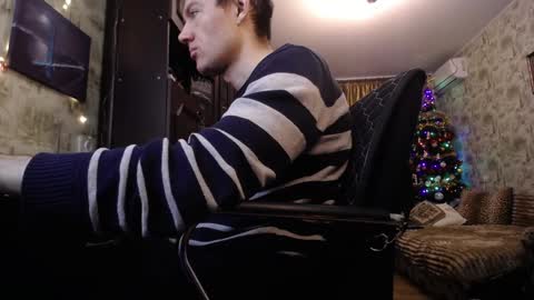 Snapshot of danielgraysoon chatting on 7, 1, 2025 Daniel Grayson online show from 7, 1, 2025