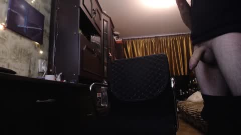 Snapshot of danielgraysoon chatting on 5, 2, 2025 Daniel Grayson online show from 5, 2, 2025