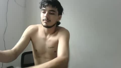 Snapshot of danielhot17 chatting on 5, 1, 2025 DANIEL online show from 5, 1, 2025
