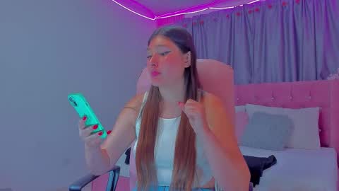 Snapshot of danielle_april chatting on 11, 11, 2025 Danielle online show from 11, 11, 2025