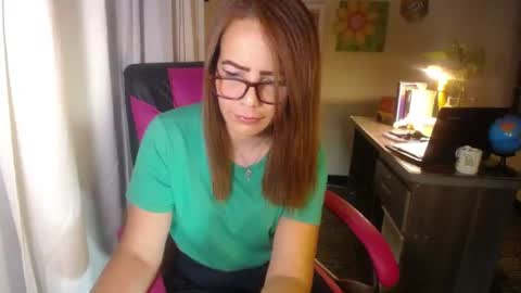Snapshot of danielle_rose_ chatting on 27, 6, 2026 Angie online show from 27, 6, 2026