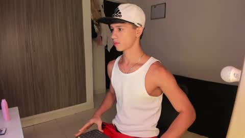 Snapshot of daniels_cruz chatting on 1, 12, 2024 Daniels Cruz online show from 1, 12, 2024