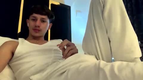 Snapshot of daniels_cruz chatting on 6, 1, 2025 Daniels Cruz online show from 6, 1, 2025