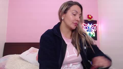 Snapshot of danika_bellaa chatting on 16, 1, 2025 K A R O L online show from 16, 1, 2025