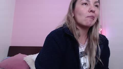 Snapshot of danika_bellaa chatting on 19, 1, 2025 K A R O L online show from 19, 1, 2025