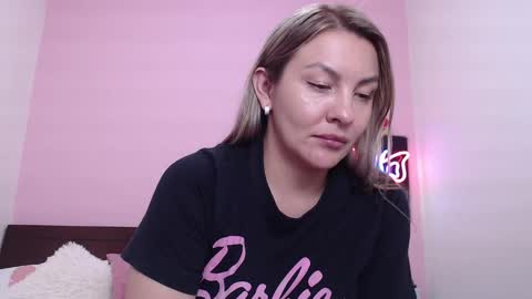 Snapshot of danika_bellaa chatting on 2, 2, 2025 K A R O L online show from 2, 2, 2025