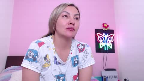 Snapshot of danika_bellaa chatting on 19, 2, 2025 K A R O L online show from 19, 2, 2025