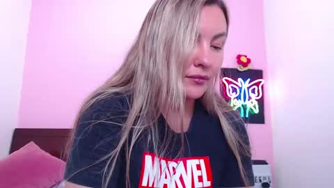 Snapshot of danika_bellaa chatting on 4, 3, 2025 K A R O L online show from 4, 3, 2025