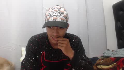 Snapshot of danivoyeur21 chatting on 29, 11, 2025 daniel segura online show from 29, 11, 2025