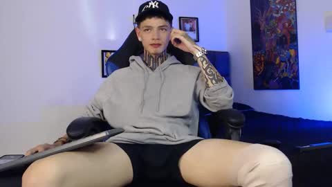 Snapshot of dann_brown chatting on 29, 5, 2026 Dann Brown online show from 29, 5, 2026