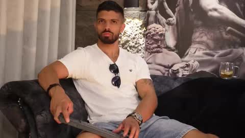 Snapshot of dann_saenz chatting on 21, 11, 2025 Dann saenz online show from 21, 11, 2025