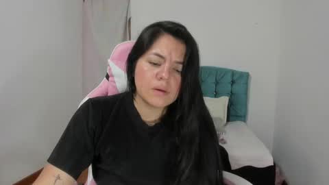 Snapshot of danna_1111 chatting on 3, 2, 2025 danna online show from 3, 2, 2025