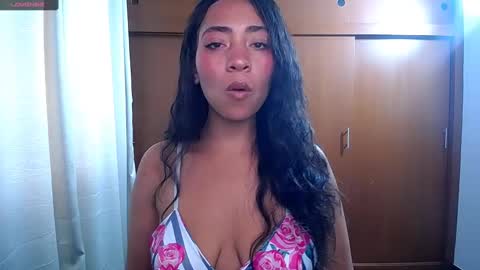 Snapshot of danna__ross chatting on 17, 1, 2025 Danna Ross online show from 17, 1, 2025