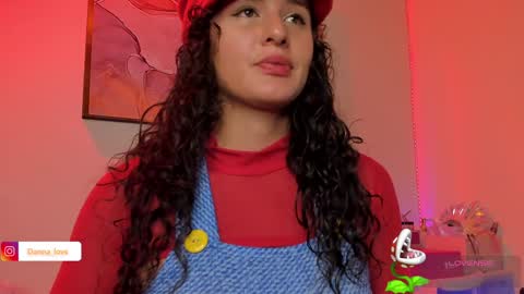 Danna Lovs online show from 3, 1, 2025