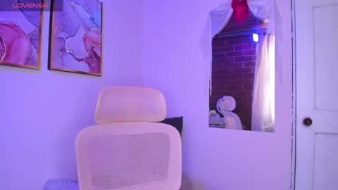 Danna Lovs online show from 25, 2, 2025