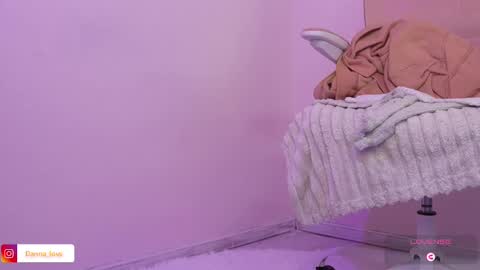 Danna Lovs online show from 7, 3, 2025